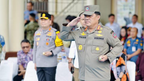Gubernur Yulius Pimpin Apel Operasi Ketupat 2026 di Mapolda Sulut
