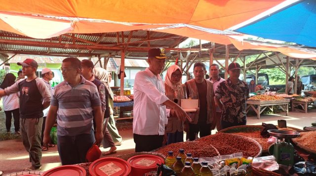 Bupati Iskandar Pantau Stabilitas Harga dan Stok Bahan Pokok Jelang Idul Fitri
