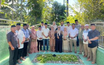 Bupati dan Wabup Bolsel Ziarah ke Makam Herson Mayulu di Hari Kedua Lebaran