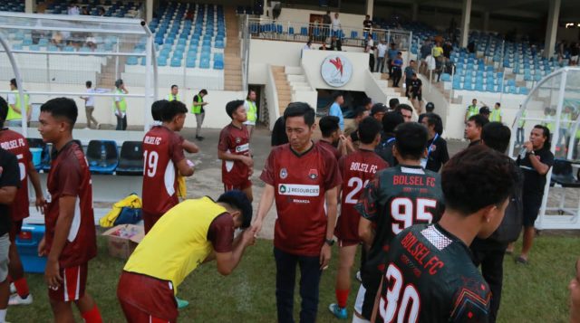 Pesta Gol 6-0 di Stadion Klabat, Bupati Iskandar Kamaru Saksikan Langsung Kemenangan Bolsel FC