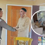 AKBP Golfried Hasiholan Pakpahan bersilaturahmi dengan tokoh agama Habib Umar Bin Ali Assegaf di Kecamatan Nuangan, Senin (13/4/2026). Pertemuan berlangsung hangat dan penuh keakraban, membahas pentingnya menjaga persatuan serta sinergi Polri dan masyarakat dalam menciptakan kamtibmas yang kondusif. Foto: Humas Polres Boltim.