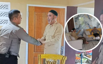 AKBP Golfried Hasiholan Pakpahan bersilaturahmi dengan tokoh agama Habib Umar Bin Ali Assegaf di Kecamatan Nuangan, Senin (13/4/2026). Pertemuan berlangsung hangat dan penuh keakraban, membahas pentingnya menjaga persatuan serta sinergi Polri dan masyarakat dalam menciptakan kamtibmas yang kondusif. Foto: Humas Polres Boltim.