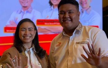 Ivan Manggo bersama Ketua Umum TIDAR Pusat, Rahayu Saraswati Djojohadikusumo, dalam momentum konsolidasi organisasi kepemudaan.