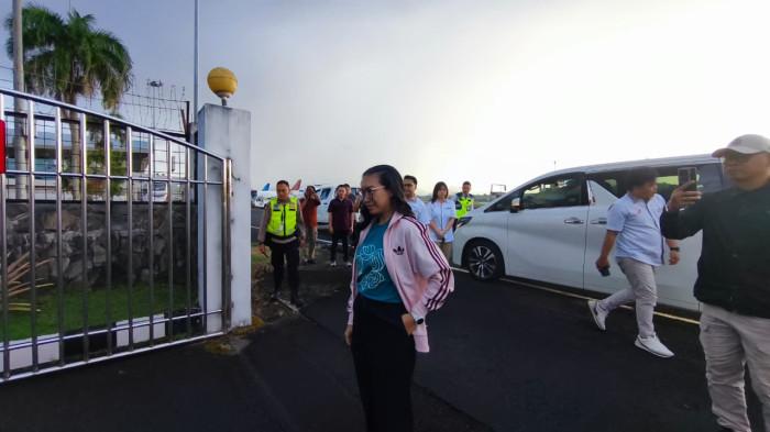 Ketua Umum PP TIDAR Rahayu Saraswati Djojohadikusumo tiba di Manado, Minggu (26/04/2026), disambut hangat Gubernur Sulut Yulius Selvanus bersama jajaran.