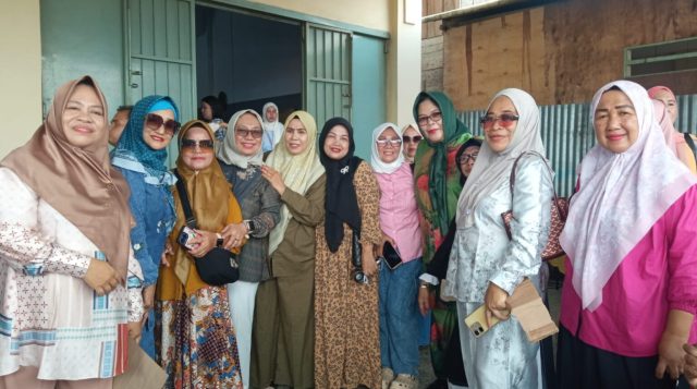 Henny Kaseger Hadiri Lebaran Ketupat Gogagoman, Disambut Antusias Warga  