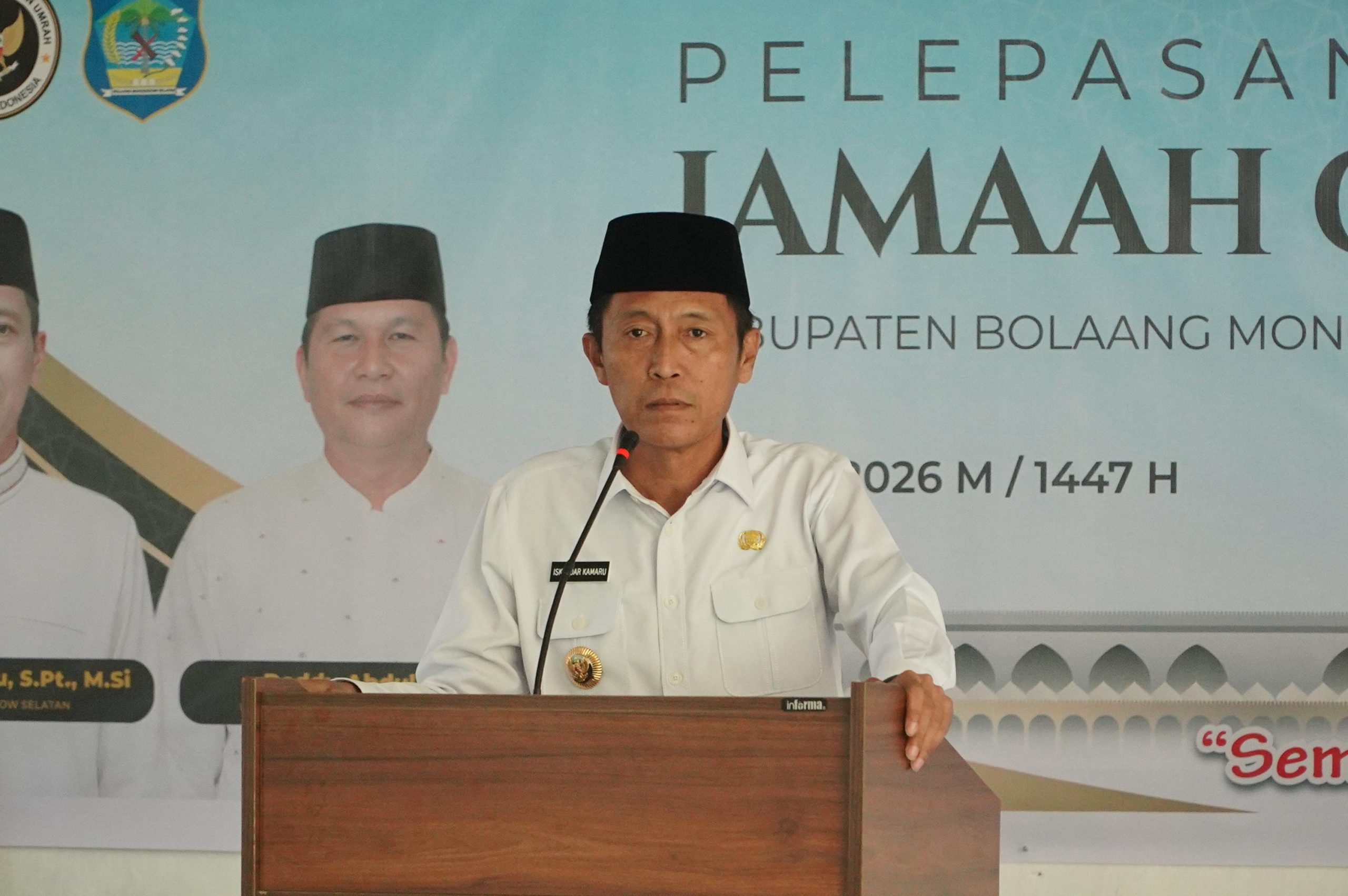 Bupati Iskandar Kamaru saat menyampaikan pesan dan doa dalam acara pelepasan 21 Jemaah Calon Haji di Kantor Kemenag Bolsel, Rabu (29/4/2026).