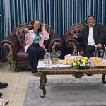 Gubernur Sulut Yulius Selvanus berbincang hangat bersama Ketua Umum PP TIDAR Rahayu Saraswati Djojohadikusumo usai penyambutan di Manado, Minggu (26/04/2026).