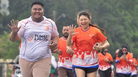 Ivan Manggo dan Nisia Moraya Tewu memimpin aksi lari sehat TIDAR Sulut di Kotamobagu.