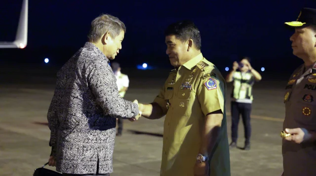 Hadiri Paskah Nasional di Manado, Hashim Djojohadikusumo Disambut Gubernur Yulius di Bandara Samratulangi