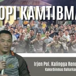 Irjen Pol. Kalingga Rendra Raharja, Kakorbinmas Baharkam Polri, saat menyampaikan arahan dalam kegiatan Ngopi Kamtibmas di Lapangan Aruman, Kotamobagu Selatan, Jumat (10/04/2026).