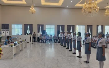 Suasana Pantukhir Paskibraka Sulut 2026 di Wisma Negara Bumi Beringin, Manado, saat Gubernur Yulius Selvanus memimpin langsung penilaian akhir untuk menentukan enam pelajar terbaik yang akan mewakili daerah ke tingkat nasional.