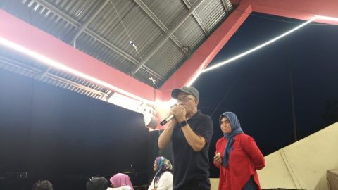 Direktur PT HKM, Roni Hamim saat memberikan sambutan dalam penutupan.