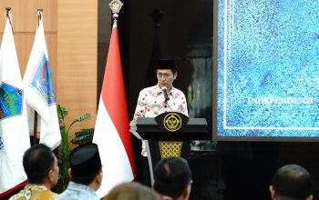 Bupati Bolaang Mongondow Selatan, Iskandar Kamaru, menyampaikan sambutan penuh syukur saat penyerahan LHP LKPD 2025 di Kantor BPK RI Sulut, Manado. Bolsel sukses mempertahankan opini WTP ke-12 berturut-turut sebagai bukti komitmen tata kelola keuangan daerah yang transparan dan akuntabel.