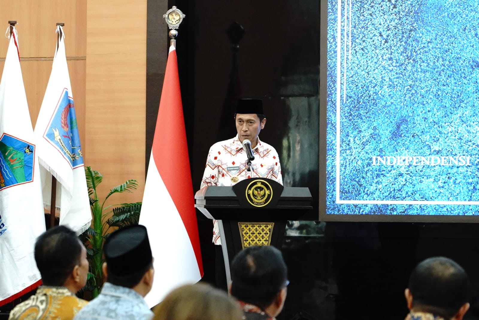 Bupati Bolaang Mongondow Selatan, Iskandar Kamaru, menyampaikan sambutan penuh syukur saat penyerahan LHP LKPD 2025 di Kantor BPK RI Sulut, Manado. Bolsel sukses mempertahankan opini WTP ke-12 berturut-turut sebagai bukti komitmen tata kelola keuangan daerah yang transparan dan akuntabel.