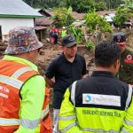 Bupati Bolmong bersama tim JRBM dan aparat terkait meninjau langsung penanganan dampak banjir di Desa Solimandungan.