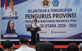 Gubernur Sulut Yulius Selvanus menyampaikan pesan etika jurnalistik dalam pelantikan Pengurus PWI Sulut masa bakti 2026–2031 di Hotel Sintesa Peninsula, Manado, Rabu (13/5/2026).