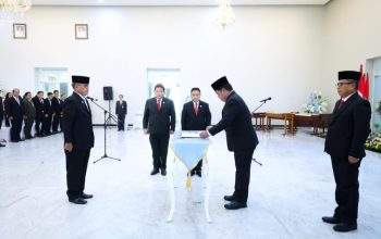 Gubernur Sulut Yulius Selvanus saat memimpin pelantikan Pejabat Pimpinan Tinggi Pratama di Wisma Negara Bumi Beringin, Manado, Senin (25/5/2026). (Foto: Dok. Humas Pemprov Sulut)