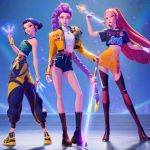 Grup idola Huntr/x yang beranggotakan Rumi, Mira, dan Zoey dalam salah satu cuplikan film KPop Demon Hunters. Netflix baru saja mengumumkan kolaborasi dengan AEG Presents untuk membawa aksi panggung mereka ke dunia nyata melalui tur konser global. (Sumber: Netflix)
