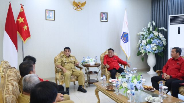 Sinergi ‘Baku Tongka’: Yulius Selvanus dan Olly Dondokambey Perkuat Pembangunan Sulut