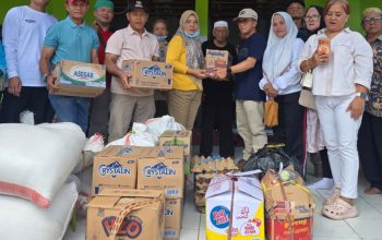 Kepedulian Nyata, Pemdes Bulud dan PT HKM Ringankan Beban Korban Banjir Solimandungan 4 Pemdes Bulud bersama PT Hasil Karya Mandiri (HKM) menyalurkan bantuan berupa sembako, air bersih, dan kebutuhan pokok lainnya untuk warga Solimandungan Bersatu yang terdampak banjir bandang.
