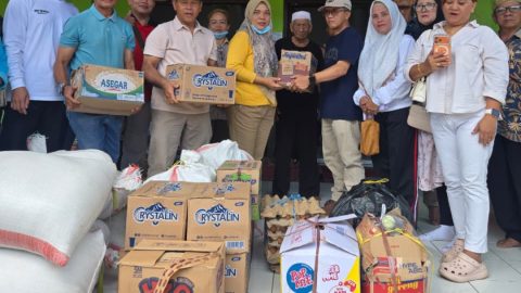Kepedulian Nyata, Pemdes Bulud dan PT HKM Ringankan Beban Korban Banjir Solimandungan