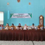 Suasana rembug stunting yang berlangsung di Balai Desa Kobo Kecil.