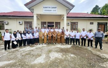 Foto bersama Pemda Kota Kotamobaagu bersama Pemdes Kobo Kecil pasca rapat evaluasi. (Foto: istimewa)