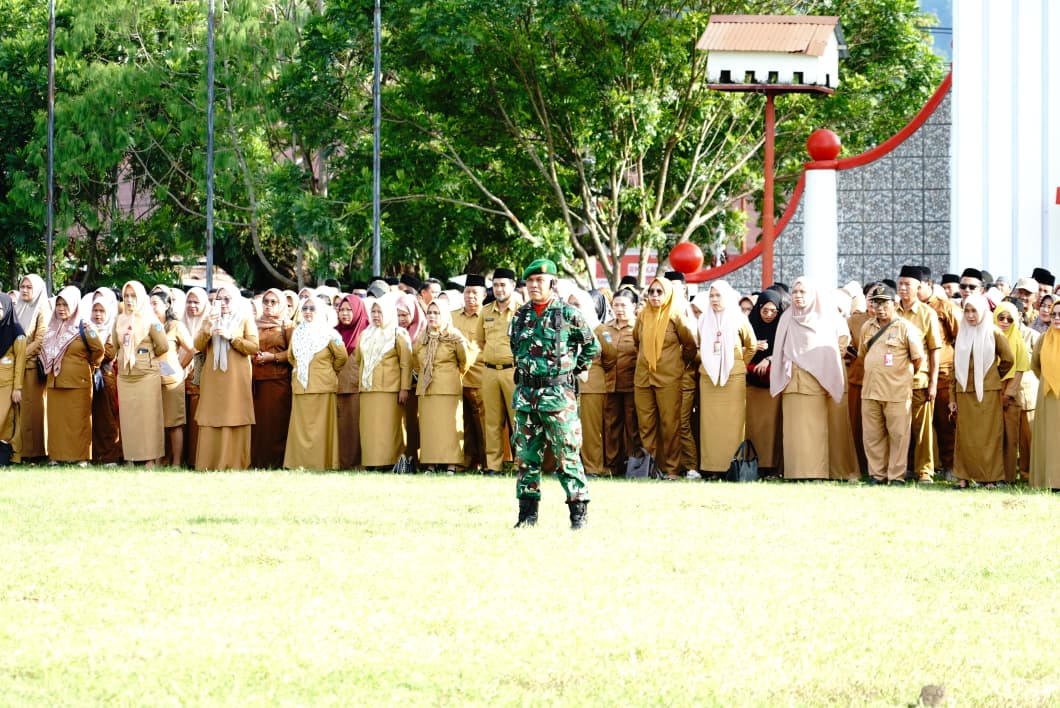 ASN Bolsel mengikuti apel dengan penuh semangat, menyambut kabar pencairan Gaji 13 Tahun 2026.