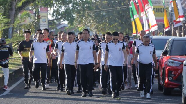 Sambut HUT Bhayangkara ke-80, Polres Kotamobagu Jalan Sehat Bersama