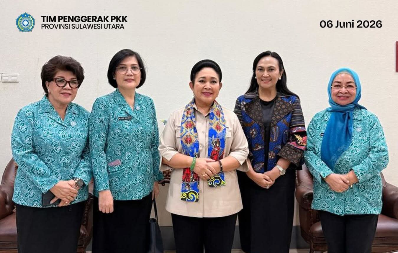 Ketua TP-PKK Sulut Ny. Anik Yulius Selvanus menyambut Ketua Komisi IV DPR RI Titiek Soeharto dalam kunjungan kerja di Manado, Sabtu (6/6/2026). Pertemuan ini menegaskan komitmen sinergi untuk memperkuat sektor pertanian, kehutanan, serta kelautan dan perikanan di Sulawesi Utara. Foto: TP-PKK Sulut