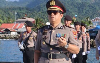Pimpin Upacara Tabur Bunga Hari Bhayangkara ke-80, Kapolres Boltim Ajak Personel Teladani Pahlawan 7 Kapolres Boltim AKBP Golfried Hasiholan memimpin prosesi pelarungan dan tabur bunga di Dermaga Kotabunan bersama jajaran Polres Boltim dalam rangka memperingati Hari Bhayangkara ke-80, Selasa (23/6/2026).