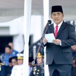 Gubernur Yulius Selvanus, saat membacakan amanat Kepala BPIP RI pada Upacara Hari Lahir Pancasila di Lapangan Kantor Gubernur Sulut, Manado, Senin (1/6/2026). Foto: Humas Pemprov Sulut