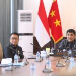 Gubernur Yulius Selvanus, mengikuti peresmian 1.151 km jalan daerah oleh Presiden Prabowo Subianto secara virtual dari Wisma Negara Bumi Beringin, Manado, Selasa (23/6/2026). Foto: Diskominfo Pemprov Sulut