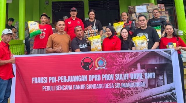Fraksi PDI Perjuangan DPRD Sulut Salurkan Bantuan untuk Korban Banjir Solimandungan