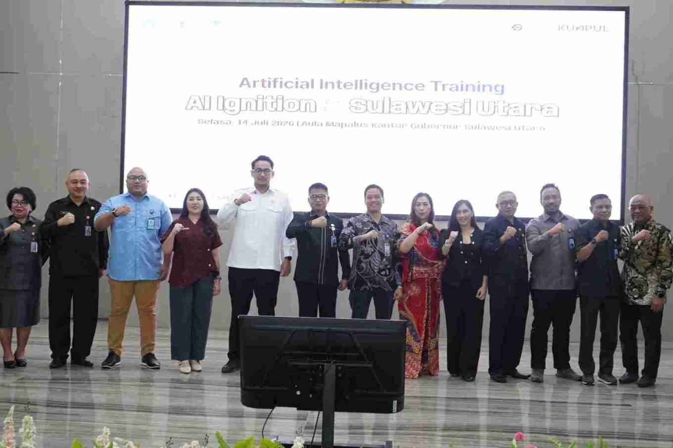 Sekretaris Daerah Provinsi Sulawesi Utara, Tahlis Gallang, memberikan sambutan dalam pembukaan AI Ignition Program 2026 di Aula Mapalus Kantor Gubernur Sulut, Manado, Selasa, 14 Juli 2026.