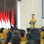 Gubernur Yulius Selvanus memberikan instruksi tegas mengenai target Zero Bullying dan sistem Satu Komando kepada kepala sekolah se-Sulut di Aula Mapalus Kantor Gubernur, Senin, 20 Juli 2026. Foto: Diskominfo Sulut