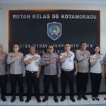 Kapolres Kotamobagu AKBP Abdul Kholik saat melangsungkan kunjungan kerja dan silaturahmi bersama di Rutan Kelas II B di Kotamobagu, Selasa, 28 Juli 2026. Foto: Humas Polres Kotamobagu
