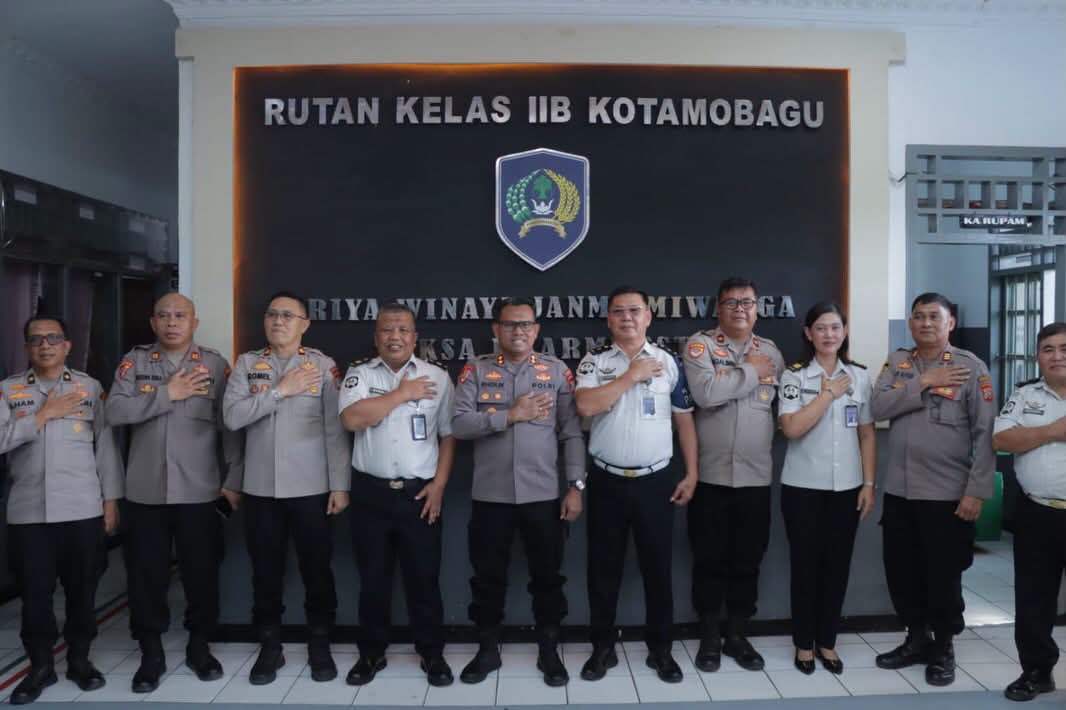 Kapolres Kotamobagu AKBP Abdul Kholik saat melangsungkan kunjungan kerja dan silaturahmi bersama di Rutan Kelas II B di Kotamobagu, Selasa, 28 Juli 2026. Foto: Humas Polres Kotamobagu
