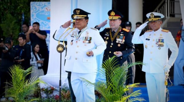 Gubernur Yulius Pimpin Upacara Hari Bhayangkara ke-80 di Mapolda Sulut