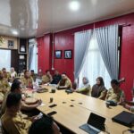 Sekda Bolsel M. Arvan Ohy memimpin rapat koordinasi bersama jajaran perangkat daerah untuk mematangkan persiapan peringatan HUT ke-18 Kabupaten Bolsel.