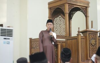 HUT ke-18 Bolsel, Bupati Kecewa Kehadiran ASN di PISB Minim 3 Bupati Iskandar Kamaru saat memberikan arahan kepada para ASN dalam kegiatan Program Ibadah Subuh Bersama (PISB) di Masjid Islamic Center, Bolaang Uki.