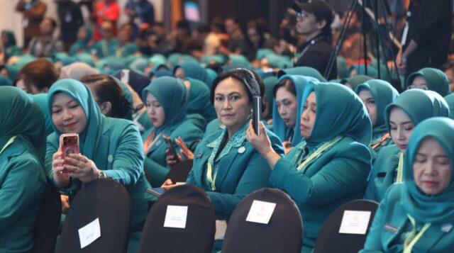 Ketua PKK Sulut Anik Yulius Hadiri Puncak HKG PKK di Makassar