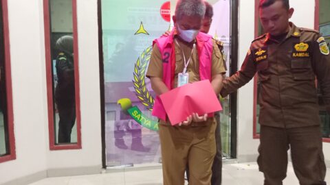 Korupsi Dana Desa Rp442 Juta, Kades Huntuk Ditahan Kejari Bolmut