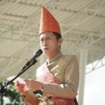 Bupati Iskandar Kamaru saat memaparkan capaian daerah di peringatan Upacara HUT ke-18 Kabupaten Bolsel di Alun-alun Bolaang Uki, Selasa, 21 Juli 2026. Foto: Diskominfo Bolsel