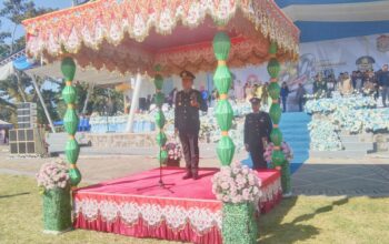 HUT Bhayangkara ke-80, Polres Kotamobagu Perkuat Soliditas 3 Kapolres Kotamobagu AKBP Irwanto SIK saat memimpin jalannya upacara peringatan HUT Bhayangkara ke-80 bersama jajaran Forkopimda di Lapangan Boki Hontinimbang.