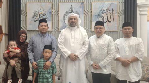 Penuh Berkah, Rahman Salehe Sangat Bersyukur Dikunjungi Syekh Mohammed Ali Jaber