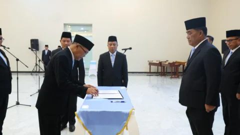 Berkinerja Baik, Gubernur Yulius Lantik 3 Pejabat Pemprov Sulut Jadi Definitif
