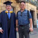 Ketua Fraksi PDI Perjuangan DPRD Sulut, Rocky Wowor, B.Sc. (Hons.), MBA, mengenakan toga foto bersama dengan Ketua DPC PDI Perjuangan Boltim, Medy Lensun usai prosesi wisuda di Anglia Ruskin University, Cambridge, Inggris.