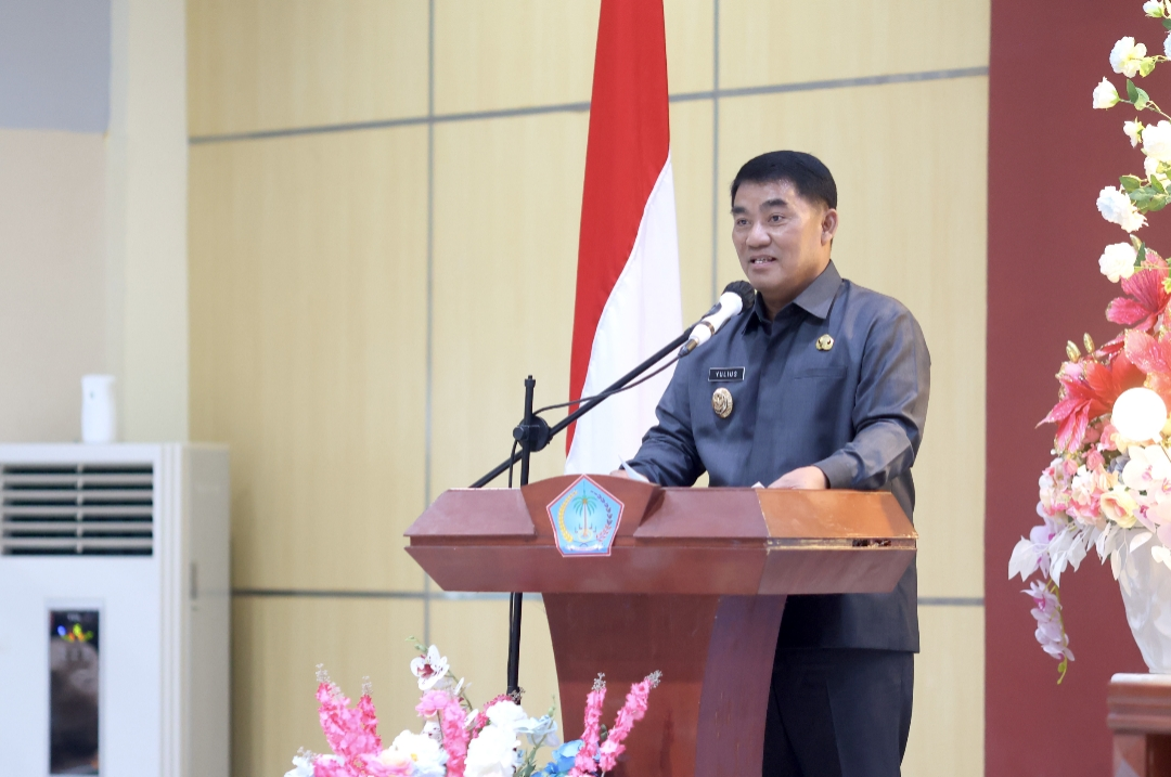 Gubernur Yulius Selvanus saat memberikan pemaparan mengenai pentingnya kepemimpinan adaptif dalam membangun ekosistem investasi pada PKN Tingkat II di BPSDMD Sulut, Selasa, 14 Juli 2026