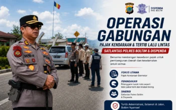 Polres Boltim Sisir Penunggak Pajak dan Pelanggar Kasat Mata 3 Petugas gabungan dari Satlantas Polres Boltim dan Dispenda saat melakukan pemeriksaan masa berlaku pajak kendaraan bermotor milik pengendara di Desa Moyongkota Baru.
